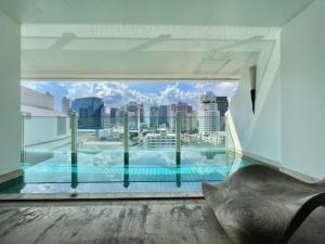 For SaleCondoSukhumvit, Asoke, Thonglor : Condo for sale Le Raffine Sukhumvit 39 with private pool Line: @bird888