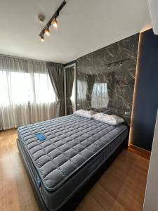 For SaleCondoRama9, Petchburi, RCA : Quick sale!! Condo Supalai Park Ekkamai-Thonglor Fully furnished room ready to move in
