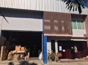 For RentWarehouseEakachai, Bang Bon : Warehouse for rent on Rama 2 Road, near Central Rama 2, size 320 sq.m., with 2-storey office, air-conditioned and furniture.