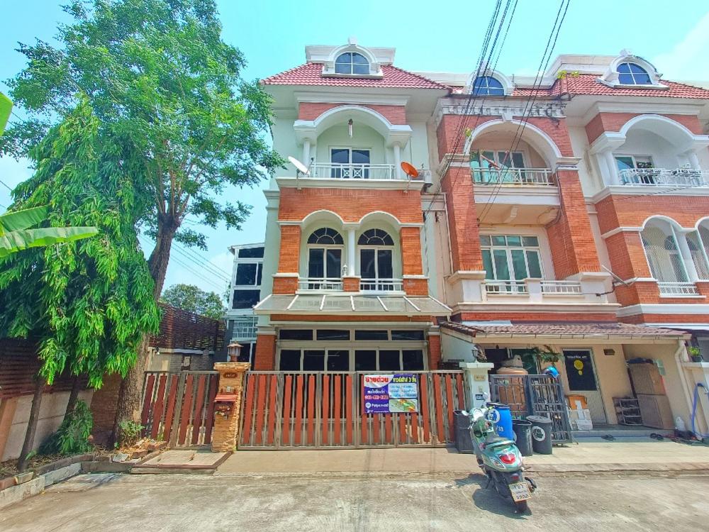 For SaleTownhouseYothinpattana,CDC : Urgent sale, 3-storey townhome, 4 bedrooms, 4 bathrooms, behind the corner, beautiful decoration, Casa City Village 1 Sukhonthasawad Rd. near the expressway