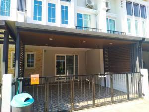 For SaleTownhouseKaset Nawamin,Ladplakao : There is also a room downstairs! 💕 Townhome Golden Town 2 Ladprao - Kaset Nawamin / 4 bedrooms (for sale), Golden Town 2 Ladprao - Kaset Nawamin / Townhome 4 Bedrooms (FOR SALE) TN182