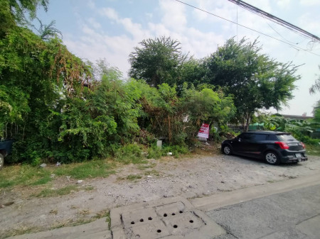 For SaleLandVipawadee, Don Mueang, Lak Si : Land for sale 200 square meters near Don Mueang BTS Station. Suitable for building a house, apartment, very good price