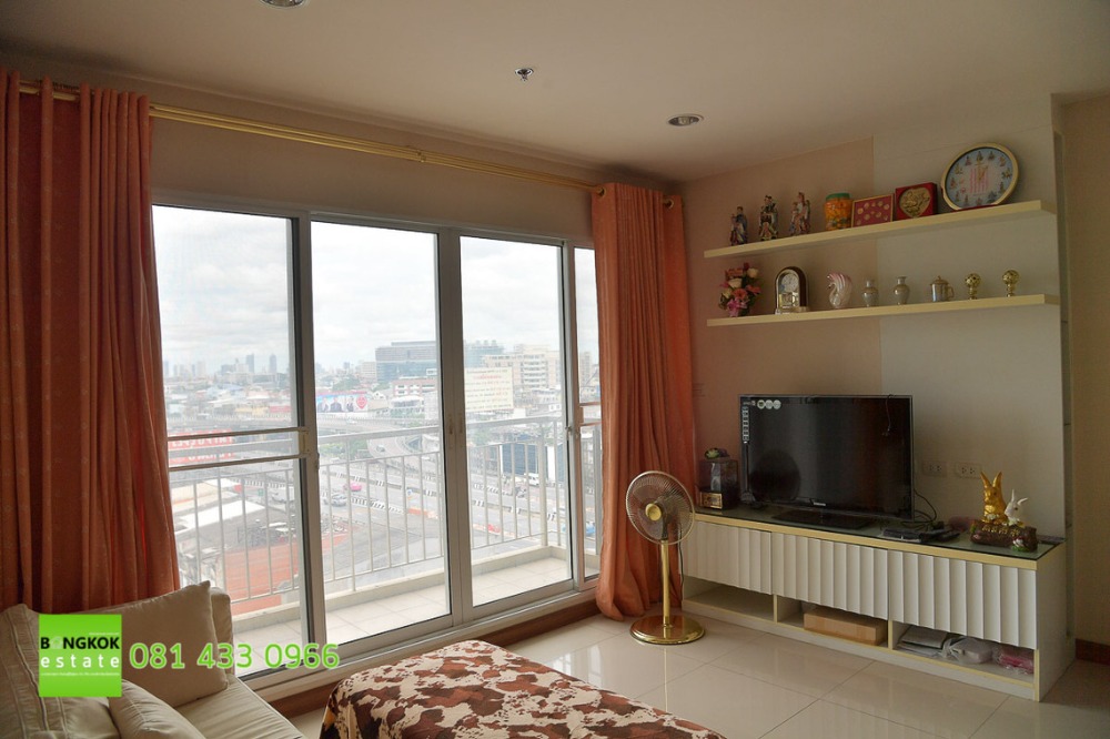 For SaleCondoPinklao, Charansanitwong : Selling cheap Condo Ivy Pinklao IVY PINKLAO, title deed size 58.72 sq.m., 10th floor, with parking in the title deed.