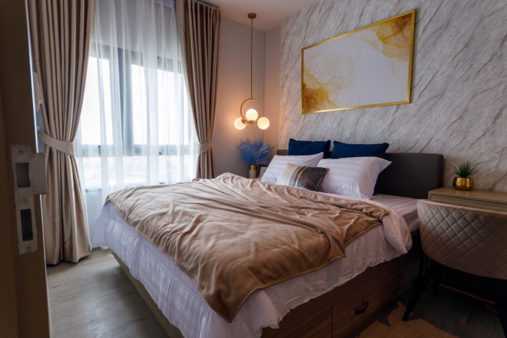For RentCondoThaphra, Talat Phlu, Wutthakat : Rent Altitude Unicorn Sathorn-Thapra, 2 bedrooms, corner room, proportional, open view, new room, washing machine, TV, kitchen, electric, fully furnished. near BTS Talat Phlu