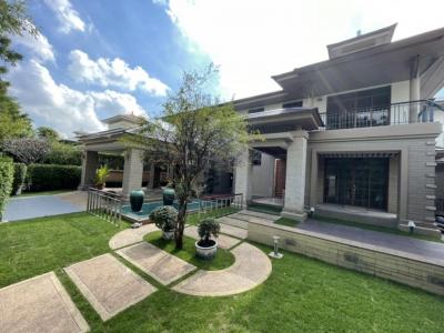 ให้เช่าบ้านพัฒนาการ ศรีนครินทร์ : Luxury Single house for rent in Pattanakan near clubhouse, fully furnished, 4 bedroom with pool
