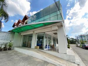 For RentOfficeKaset Nawamin,Ladplakao : Office for rent, 3 floors, 300 sqm., very good location, Pho Kaew Road, in and out of Nawamin-Ladprao 101.