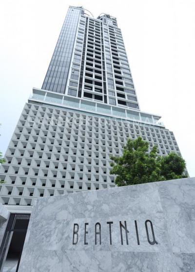 For SaleCondoSukhumvit, Asoke, Thonglor : ✨Very Exclusive Price✨For Sale BEATNIQ Sukhumvit 32, 2 beds 2 baths, high floor, corner unit, fully-furnished, very nice view, near BTS Thonglor. Contact 0944614426 (Benz)