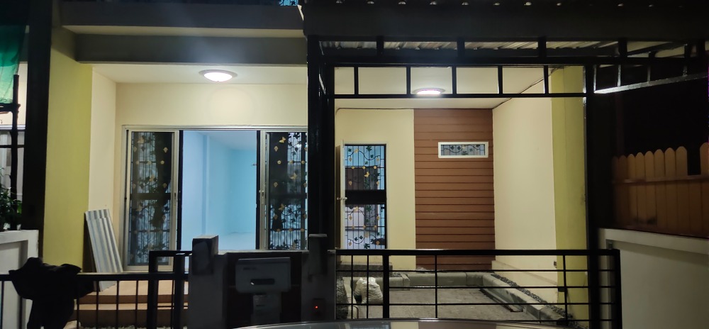 For RentTownhouseSamut Prakan,Samrong : Townhomes for rent