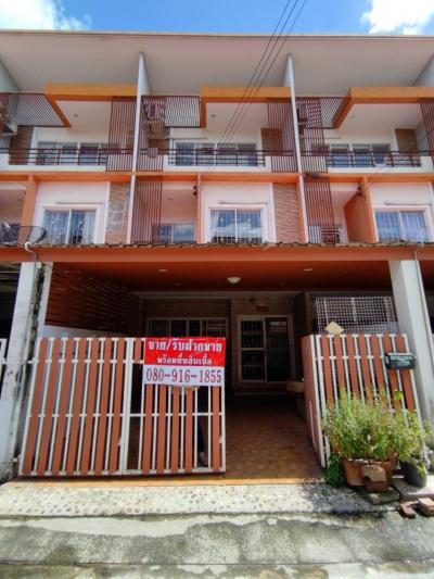 For SaleTownhouseKasetsart, Ratchayothin : Sale with tenant 3-storey townhouse house, Ratchathani Village 10, Bang Khen District, good location, next to Ramintra Express Road. Suitable for large families Big space, 3 bedrooms, 4 bathrooms, size 22.50 sq.wa.