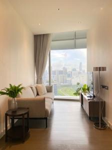 For RentCondoWitthayu, Chidlom, Langsuan, Ploenchit : FOR RENT : super DEAL !!!  luxury condo prime area 1 bedroom Top view, Good room Please call 095-3905490