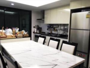 For RentTownhouseSathorn, Narathiwat : RH920 Townhouse for rent private on Sathorn road nearby many embassies and all needful facilities.