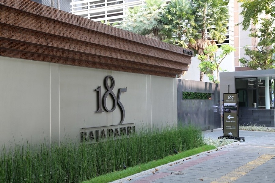 ขายคอนโดวิทยุ ชิดลม หลังสวน : Special offer! 185 Rajadamri, large size 2 bedrooms, good view, in heart of Bangkok, super prime location, rare unit to buy, high potential project, free-hold