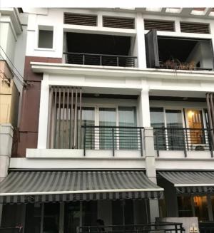For RentTownhouseRama9, Petchburi, RCA : Townhome for rent, usable area of ​​​​approximately 240 sq m., 3 floors, 3 bedrooms, 3 bathrooms, in the village of Urbanian Rama 9-Lad Phrao