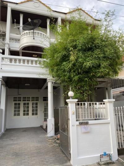 For RentTownhouseRatchadapisek, Huaikwang, Suttisan : For rent, 3-storey townhouse, Ratchada area, beautiful decoration, ready to move in. Convenient transportation near BTS Ratchayothin