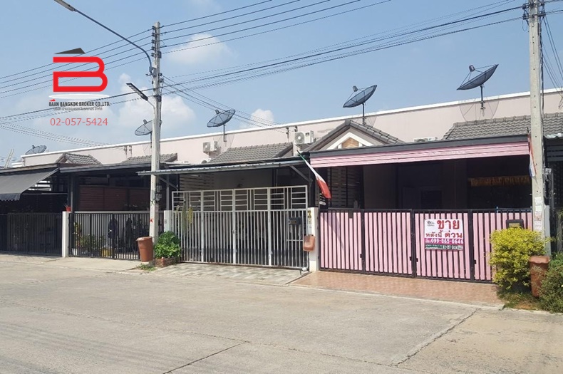 For SaleTownhousePathum Thani,Rangsit, Thammasat : Townhouse, Le Ville Plus Village, Rangsit-Khlong 7, area 23.7 sq m., Rangsit-Nakhon Nayok Road. Khlong Luang District, Pathum Thani