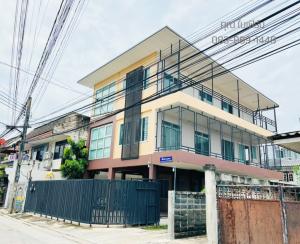 For RentHouseBang Sue, Wong Sawang, Tao Pun : 3 Storey Residential house for Rent. 3bed 4 bath 4 car parking. Bangkok,BangSueNear MRT. BangSon 650m