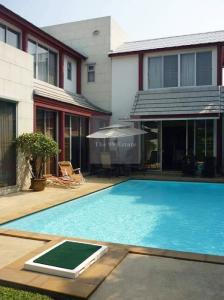 For RentHouseRama9, Petchburi, RCA : For Rent⚡ House for rent with swimming pool 🏊 Research Center 1 near Phetchaburi, Rama 9, Huai Khwang 🏡