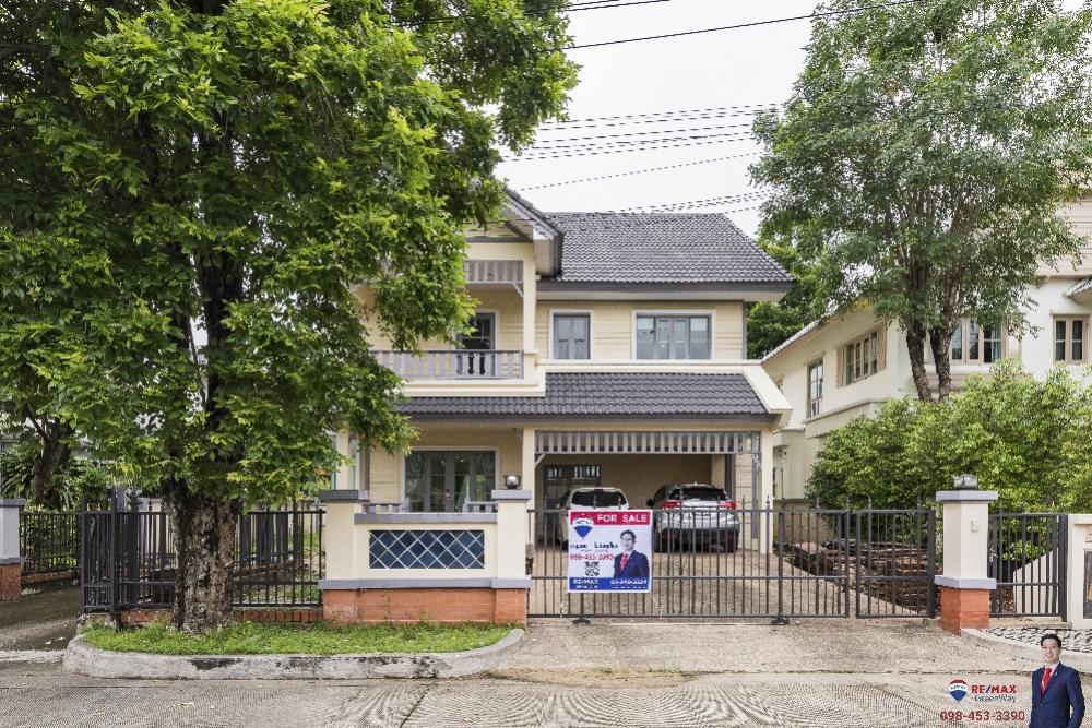 For SaleHouseEakachai, Bang Bon : 🌳 Single house, 122 square meters, newly renovated, fresh, beautiful! In the project Vararom 99, Bangbon 4, Petchkasem 81 (Vararom Bangbon 4) from (Q-House) 4 bedrooms with a guest house in the private zone of the village with a view of the green area of 