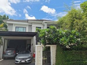 For RentHouseLadkrabang, Suwannaphum Airport : Luxury 2-storey detached house for rent, Perfect Village, Masterpiece, Rama 9, next to Stampford University, near the motorway, very beautiful house, lake view, fully furnished, fully furnished.