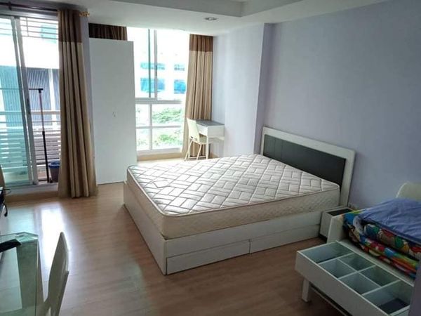 For RentCondoRatchadapisek, Huaikwang, Suttisan : Condo for rent The Kris 5 , 5th floor.