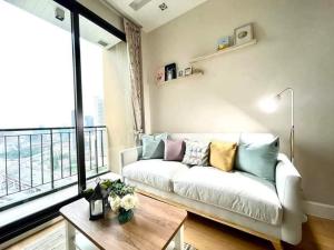 For RentCondoLadprao, Central Ladprao : Equinox Phahol-Vipha, nice decorated room, 27th floor