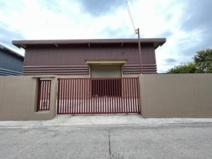For RentWarehouseNawamin, Ramindra : For Rent Warehouse for rent, warehouse, new building, Ramintra Km.8, area 500 square meters, Soi Kubon, not deep into the alley. Near Fashion Island, very good location, easy to get in and out of a ten-wheeler.