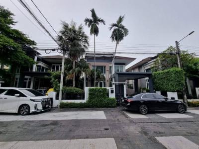 For SaleHouseLadprao, Central Ladprao : Single house for sale The Gallery House Pattern, Ladprao Soi 1, on an area of ​​70 square meters, 5 bedrooms, 4 bathrooms, 300 square meters. There are both BTS and MRT at Lat Phrao Intersection.