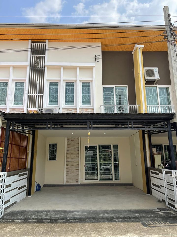 For SaleTownhouseMin Buri, Romklao : New house, never lived in, Golden Town, Ramkhamhaeng, Ring Road, Rat Phatthana Road (Soi Mistine)