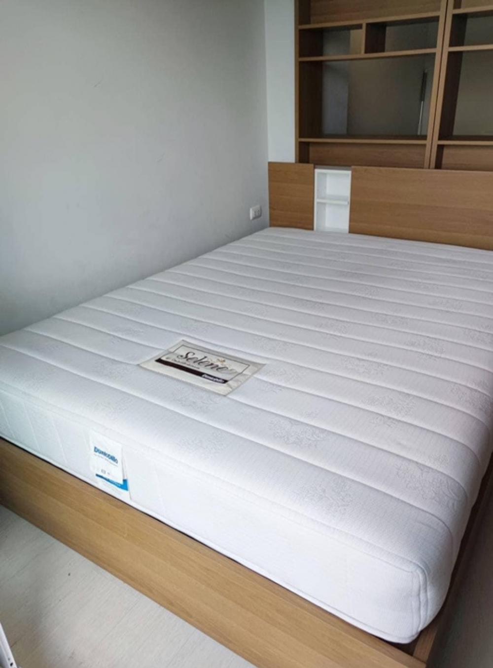 For RentCondoOnnut, Udomsuk : The log 3 Sukhumvit 101/1 Complete furniture and electrical appliances New refrigerator, never used, release 6,500 B. Very good price! Building B, 4th floor, 28 sq.m.