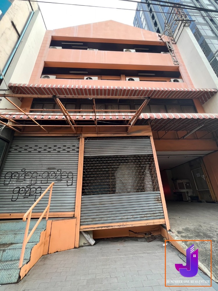 For SaleBusinesses for saleRama9, Petchburi, RCA : 4-storey apartment for sale, Rama 9 location, near the expressway, near MRT Rama 9, only 300 meters, suitable for investment