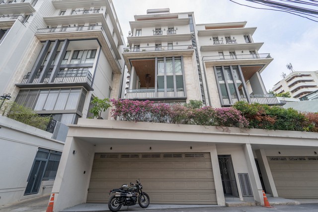 For SaleTownhouseRatchathewi,Phayathai : PP44 5 storey townhome for sale Super Luxury level 749 Residence 749 Residence Sukhumvit 49/1 near BTS Phrom Phong BTS Thonglor