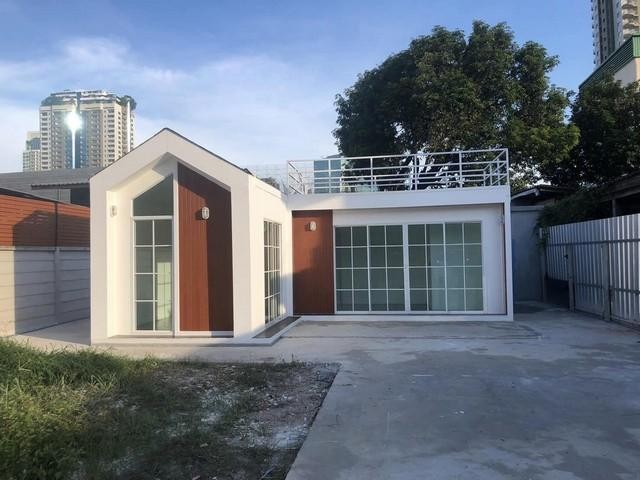 For RentHouseVipawadee, Don Mueang, Lak Si : PT12 for rent, a 1-storey building with a rooftop 46 sq m. on an area of ​​69 sq.wa. Phaholyothin 35, accessible from many routes, Phaholyothin 35, Ratchada 48, Vibhavadi 38, Ngamwongwan 54, Chatuchak District.