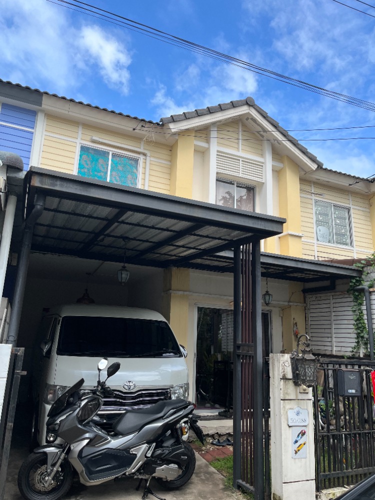 For SaleTownhousePathum Thani,Rangsit, Thammasat : Quick sale!!️ Townhome, Pruksa Ville Village 46/1, along Khlong 3, Pathum Thani, area size 17.5 sq wa, usable area 140 sq m, 3 bedrooms, 2 bathrooms, 1 parking lot, house number 50/288, Soi 2, to fill the front garage house Adding the roof to the back of