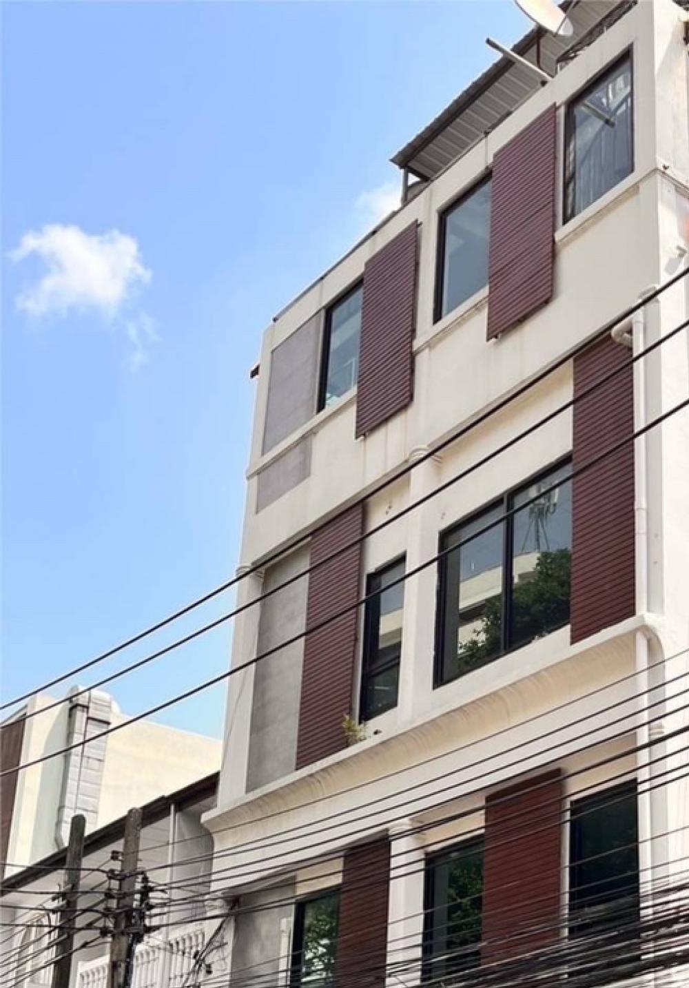 For RentRetailSukhumvit, Asoke, Thonglor : For rent, Thonglor building for business, suitable for spa, Airbnb, Co-working space, Virtual Office, Coffee Bar.