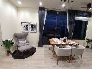 For SaleCondoSukhumvit, Asoke, Thonglor : Urgent sale Edge 23 2 bed super deal !! ✨🌿