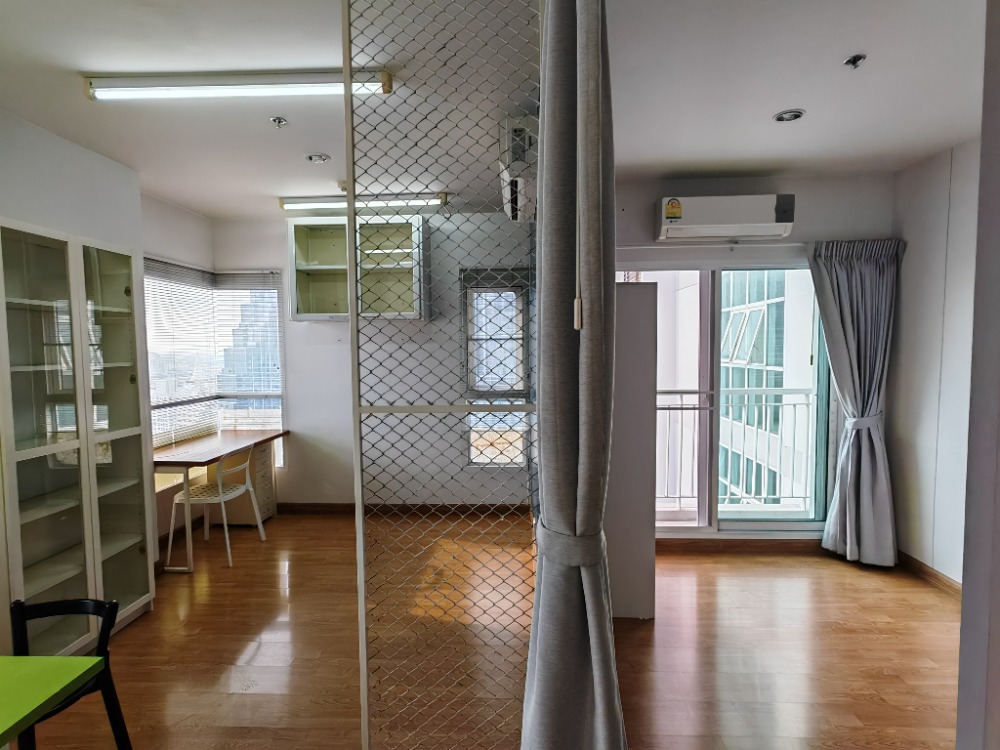 For SaleCondoThaphra, Talat Phlu, Wutthakat : One bedroom-coner unit on 27th floor, fixed carpark in titile deed, Ready to move in, sell with furniture as shown in photos, foriegner quota available #3 yrs Fire insurance inclusive