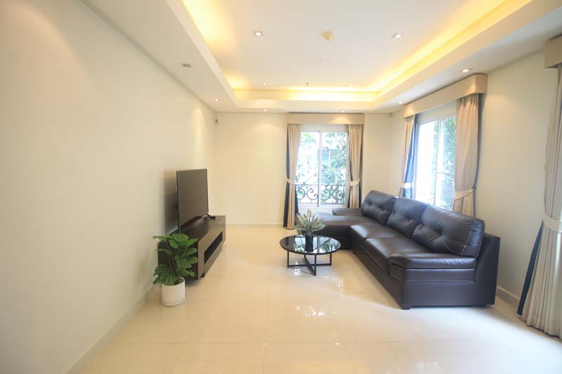 For SaleCondoSukhumvit, Asoke, Thonglor : suitable for investment. Beautifully decorated room, pool view, very good layout, airy, bright, not hot.