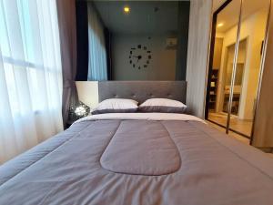 For RentCondoOnnut, Udomsuk : 💥🎉 Hot deal, room insurance for 1 month 💋 can move in right away condo Knightsbridge prime Ratchayothin, beautiful room, good view, fully furnished. Ready to move in immediately, conveniently located just a few minutes from the BTS. Make an appointment to