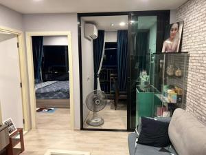 For SaleCondoBangna, Bearing, Lasalle : Selling at a loss, Condo The Origin Sukhumvit 105, Soi Lasalle 30, the owner bought it for 2.7 million. **** Quick sale 2.6 million *** Yes, 1Bedroom plus room, 32 sqm, Building C, 8th floor, pool side, selling for only 2.6 million Cheapest in the project