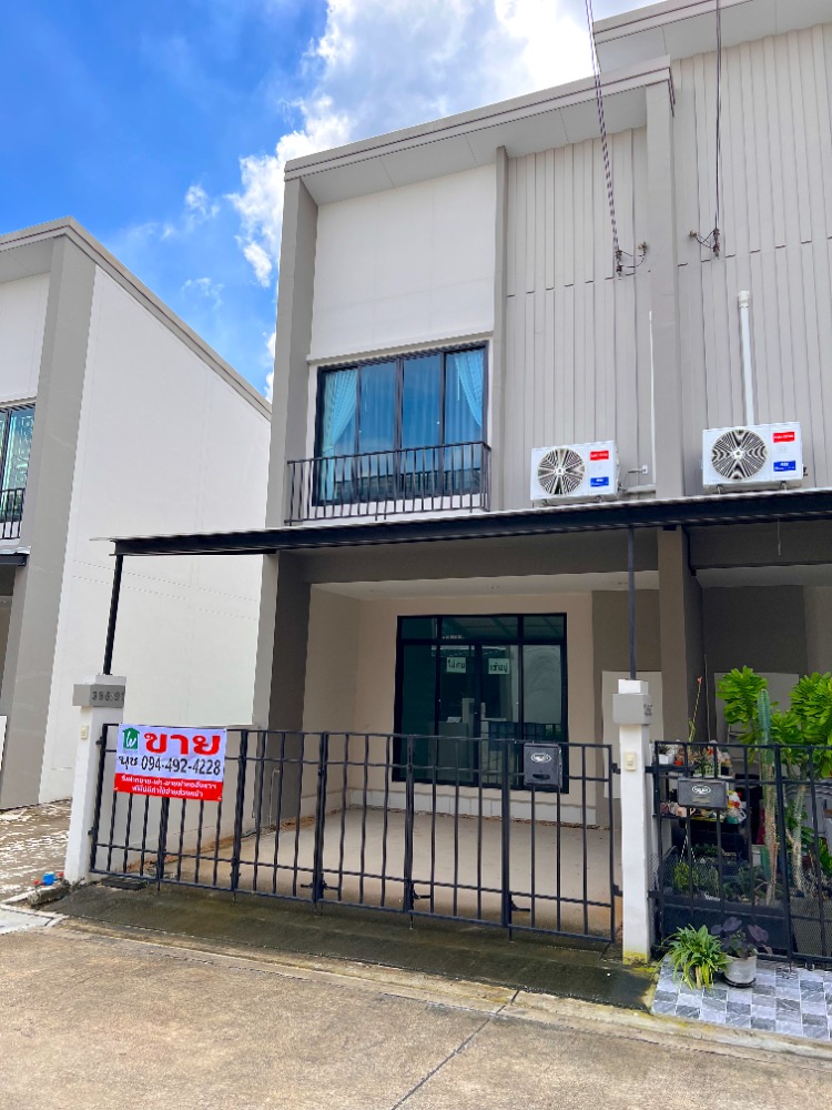 For SaleTownhouseBang kae, Phetkasem : New 2-storey townhome for sale, Cher Waen-Sathorn, next to Bang Khae District Office, with kitchen and air conditioners, special price