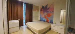 For RentCondoPattanakan, Srinakarin : The iris condo Rama 9 - Srinakarin furnished room Pool view room, near the Airport link Hua Mak, comfortable condo travel is easy There is underground parking. Long swimming pool surrounded by trees, STUDIO room, 1 bedroom, 1 bathroom 32.33