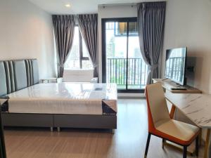 For RentCondoLadprao, Central Ladprao : For rent!!! Life Ladprao, Studio size, fully furnished Ready to move in, 0 meters from bts Lat Phrao Intersection.
