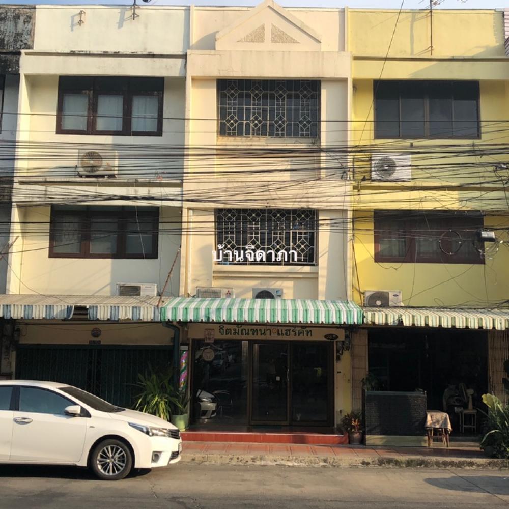 For RentShophouseChokchai 4, Ladprao 71, Ladprao 48, : Shop house for rent, 3 floors, 20 sq.wa., 4 bedrooms, 2 bathrooms, Chokchai 4 Road, Soi 54, Lat Phrao, Bangkok, in front of Ruamchok Subdistrict Market. neatly decorated Can move in immediately, very good location, good sales In front of Ruamchok Market,