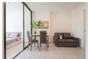 For RentCondoRama9, Petchburi, RCA : The most popular condo!! 1 bedroom, fully furnished, large common area at Life Asoke