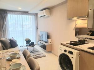 For RentCondoSukhumvit, Asoke, Thonglor : (c00616) Condo for rent, 1 bedroom, 35 sqm. Walden Asoke, near BTS MRT, contact Line@ : @onlyprops