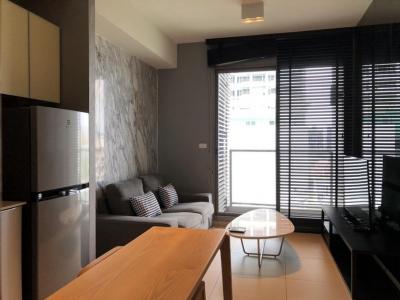 For RentCondoSukhumvit, Asoke, Thonglor : 🐙Urgent for rent, beautiful room, near BTS Ekkamai The Lofts Ekkamai (200M From BTS Ekkamai)✨