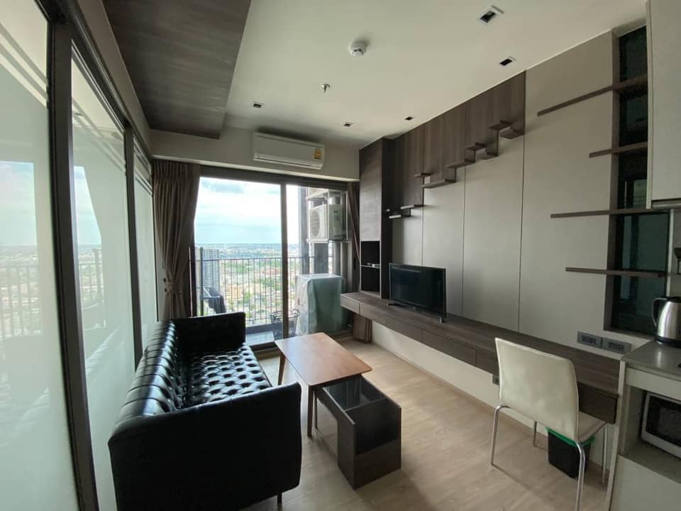 For RentCondoThaphra, Talat Phlu, Wutthakat : 🔥Whizdom station Ratchada-thapra🔥 Beautiful room, high floor, special price // Ask for more information Line ID: 0854612454