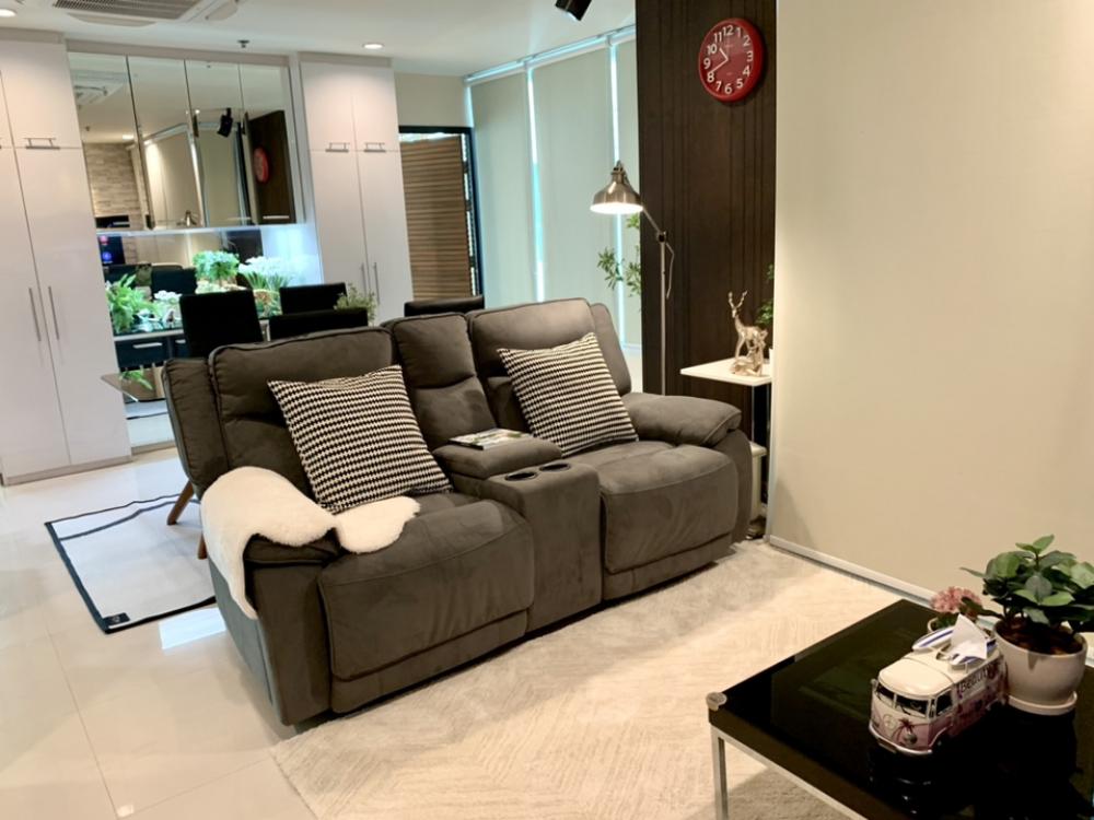 ให้เช่าคอนโดสุขุมวิท อโศก ทองหล่อ : Best fully furnished 2 Br 63 Sq.m. on Asoke rd. with 1 fixed parking lot