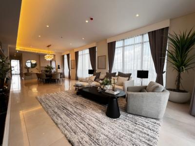 For SaleCondoOnnut, Udomsuk : Penthouse room, river view, see the whole sunrise and sunset There is a private balcony, 3 bedrooms, 4 bathrooms.