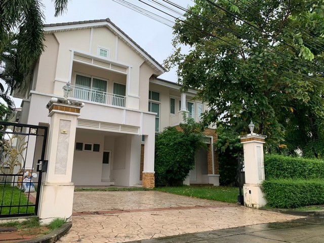 For RentHousePattanakan, Srinakarin : 2 storey detached house for rent, 120 square meters, Rama 9 area, Phatthanakan along the motorway near stamford university Perfect Masterpiece Rama 9 Project